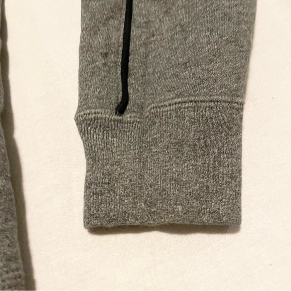 Roots Men's Grey Crewneck Sweater with Red Maple Leaf Size XS - Picture 5 of 16